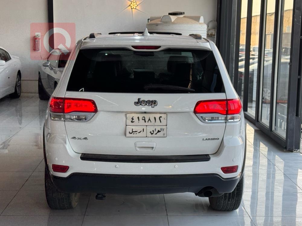 جیپ گراند شیرۆکی